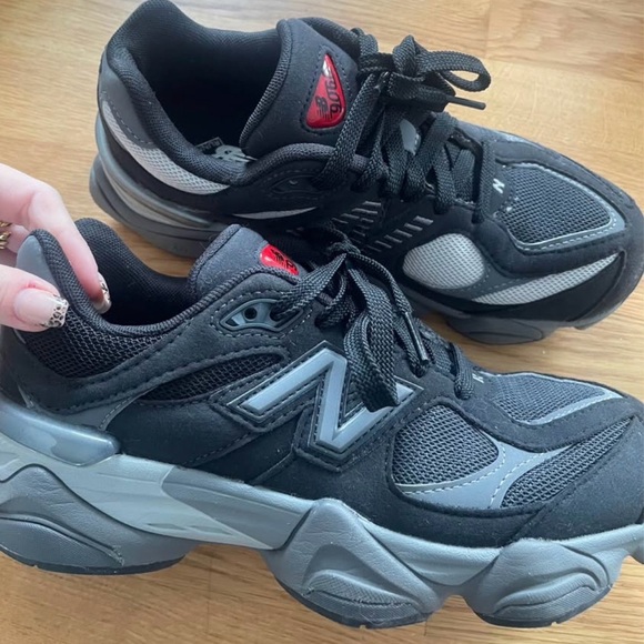 New Balance Shoes - New Balance Black & Gray 9060 Sneakers
